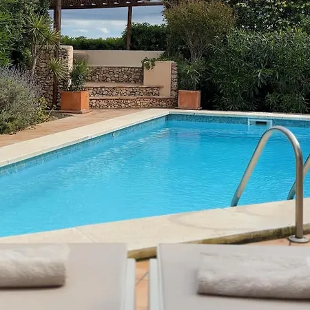 Seaview Escape: Spacious Villa For 8 別荘 *