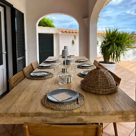 Seaview Escape: Spacious Villa For 8 別荘 Cala Llonga