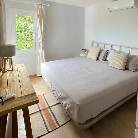 Seaview Escape: Spacious Villa For 8 別荘