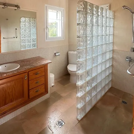 別荘 Seaview Escape: Spacious Villa For 8 *