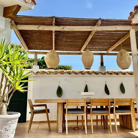 Seaview Escape: Spacious For 8 Holiday home Cala Llonga (Menorca)