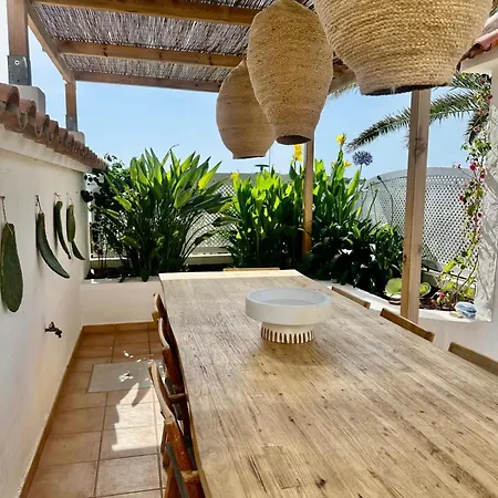 Holiday home Seaview Escape: Spacious For 8 *