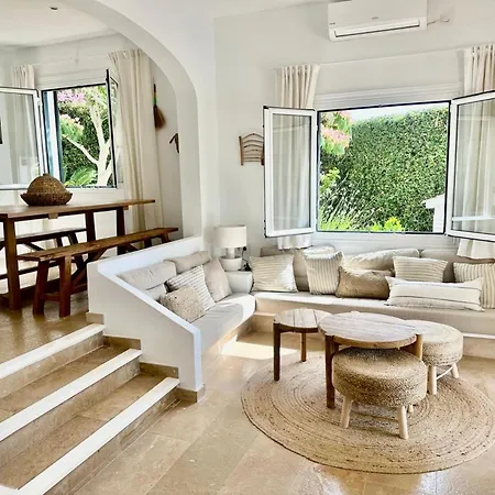 Holiday home Seaview Escape: Spacious For 8