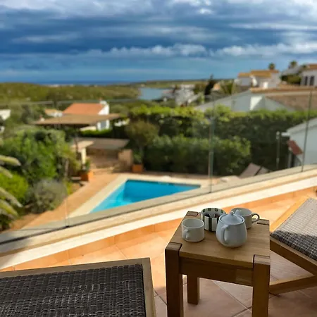 Seaview Escape: Spacious For 8