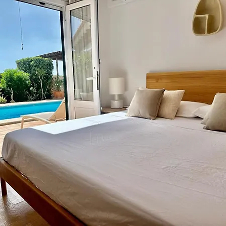 Seaview Escape: Spacious For 8 Holiday home *